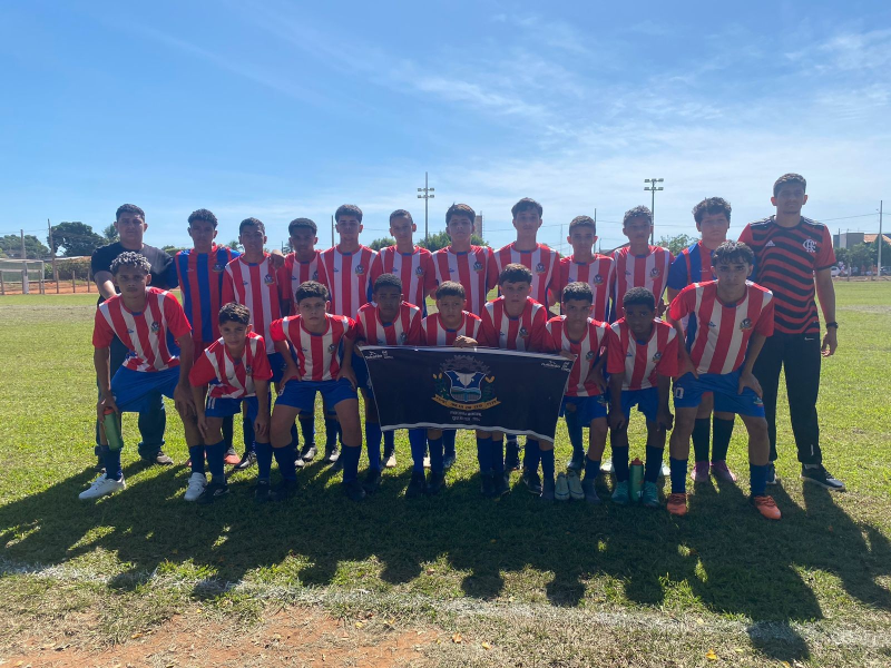 Equipe Sub-15 da Escolinha Adilson Rampaso participa da Copa Paulo Henrique em São José dos Quatro Marcos.